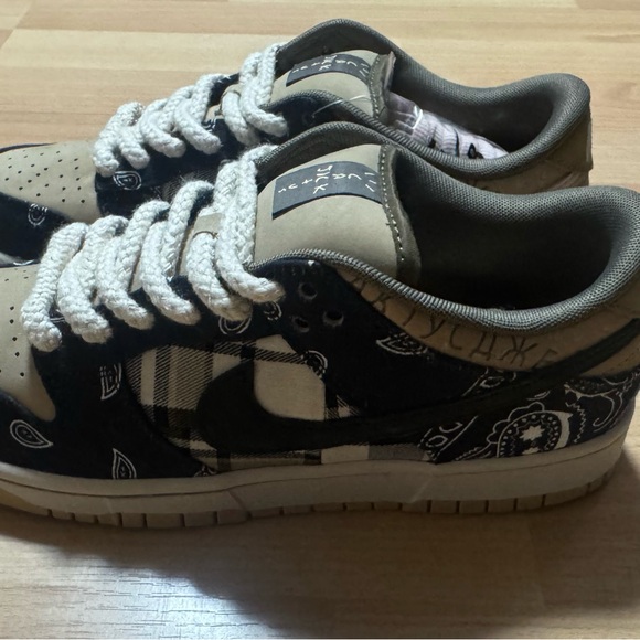 Nike Dunk Low Premium QS SB x Travis Scott Cactus Jack - Picture 3 of 7